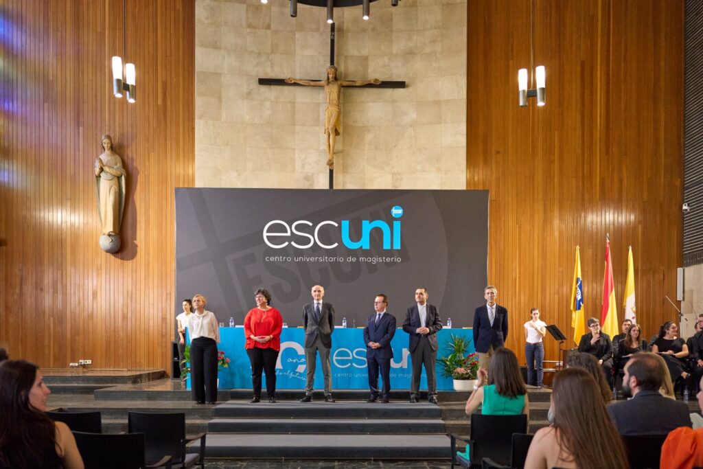 Graduación de Magisterio en Educación Primaria y de Doble Grado 2023