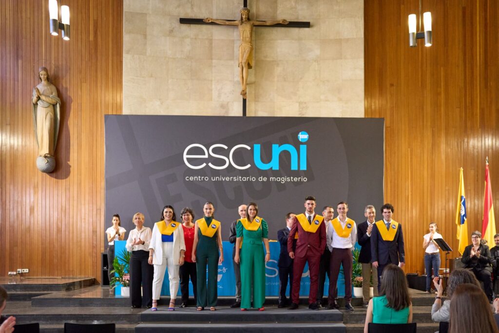 Graduación de Magisterio en Educación Primaria y de Doble Grado 2023