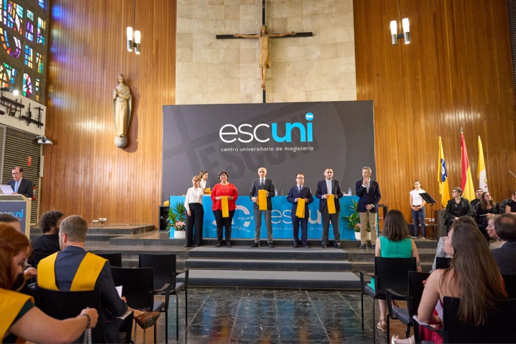 Graduación de Magisterio en Educación Primaria y de Doble Grado 2023