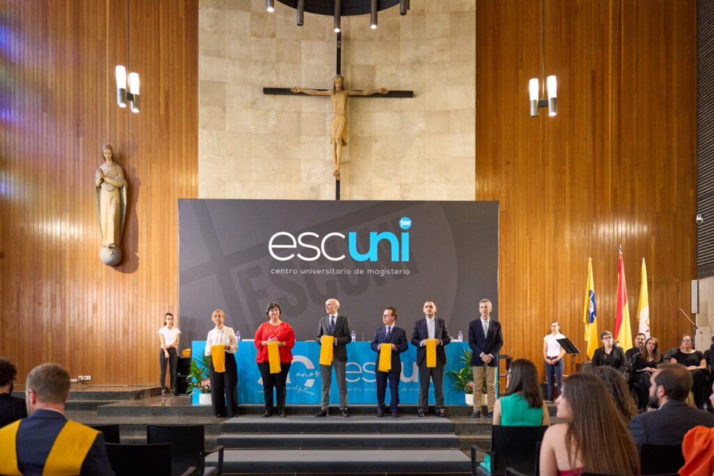 Graduación de Magisterio en Educación Primaria y de Doble Grado 2023
