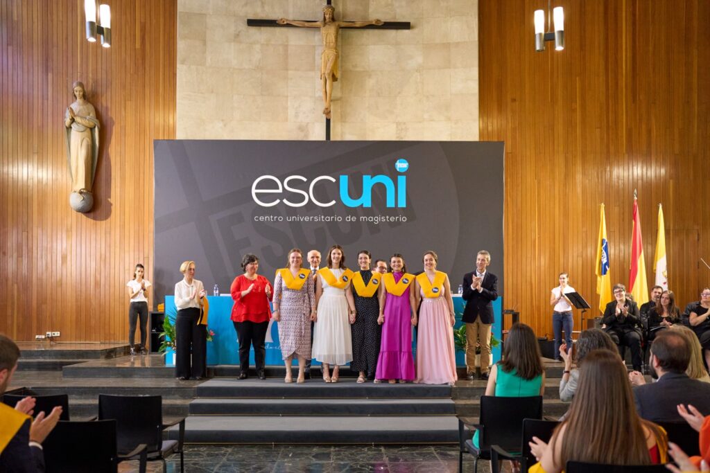 Graduación de Magisterio en Educación Primaria y de Doble Grado 2023