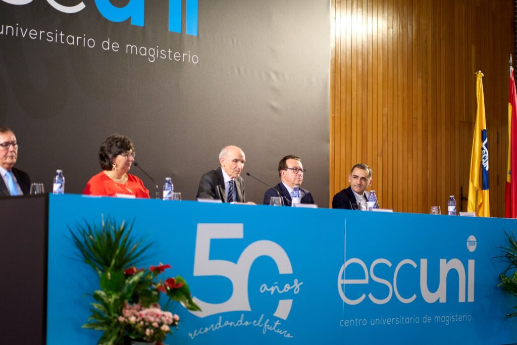 Graduación de Magisterio en Educación Primaria y de Doble Grado 2023